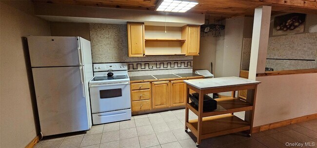 Foto del edificio - 18 Lake Ridge Rd