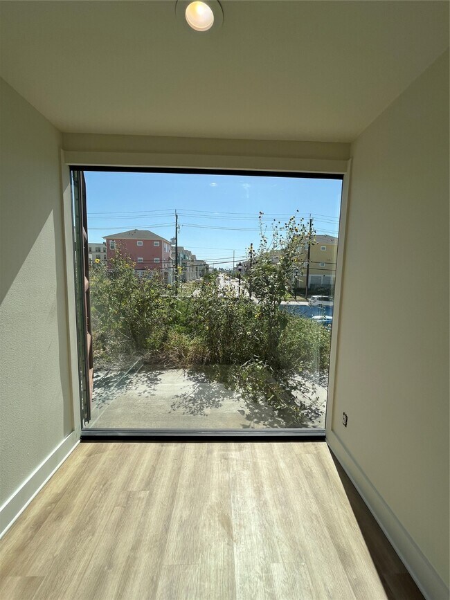 Foto del edificio - 820 51st St