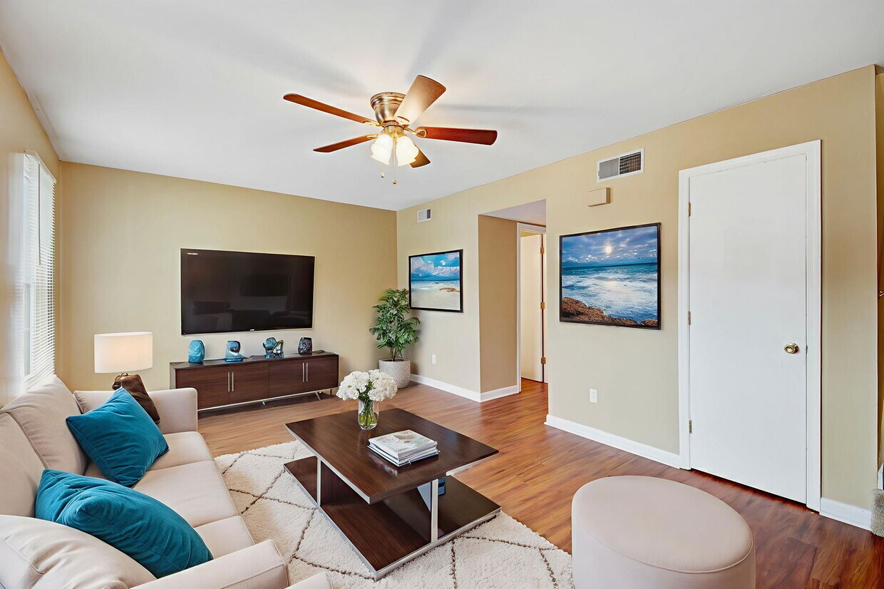 Foto principal - 2318 Applebee Way