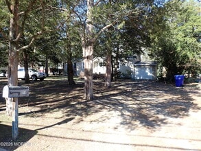 Building Photo - 1490 Davidson Ave