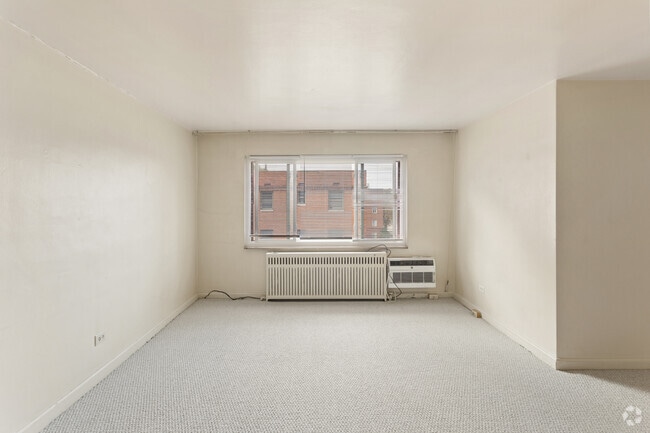 1BR, 1BA - 700SF - Living Room - Tiffany Place