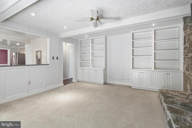 Building Photo - 9369 Tovito Dr