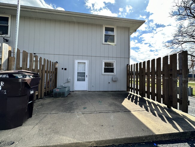 Building Photo - 3423 W Richwoods Blvd