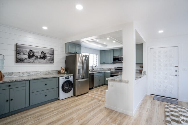 Building Photo - 3407 Del Este Way