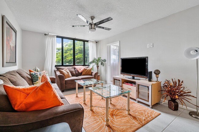 Foto del edificio - 755 Dotterel Rd