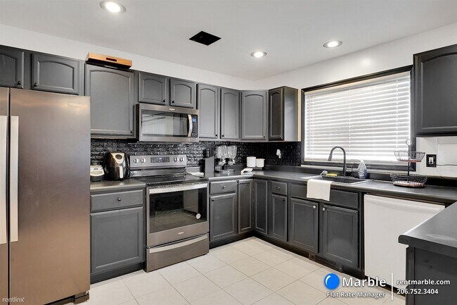 Foto del edificio - 2 br, 2.5 bath Townhome - 177 Skyview Dr