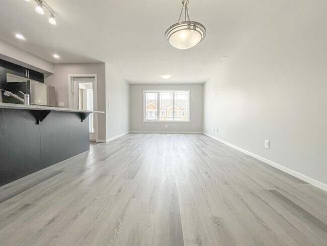 Photo du bâtiment - 831 Windbury Pl SW