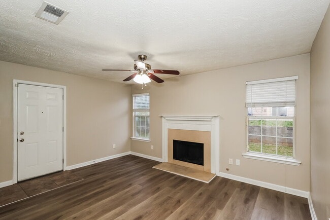 Building Photo - 5599 Rock Shoals Way