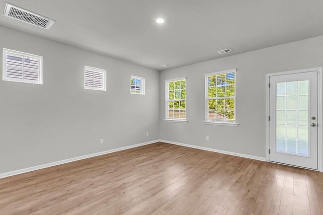 Building Photo - Beautiful 3 Bedroom 2.5 Bath Home In Goose...