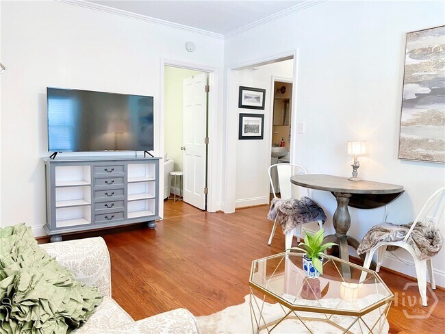 Foto del edificio - 215 W Taylor St