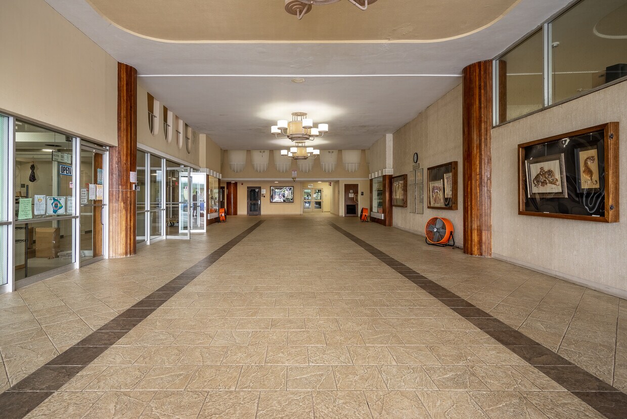 Primary Photo - 101 Aupuni St