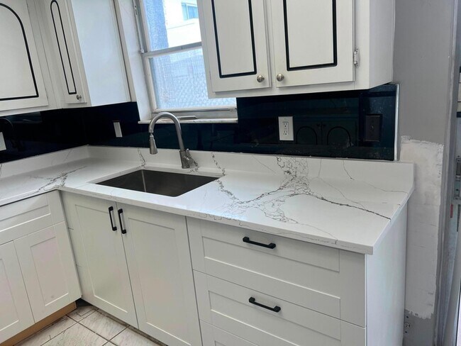 Foto del edificio - 320 SW 1st St