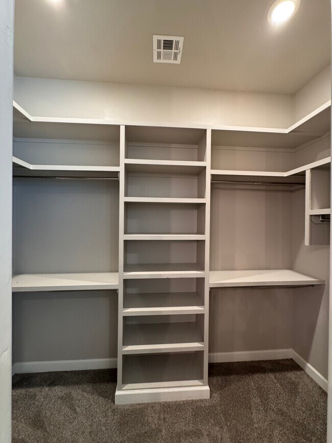 Foto del edificio - 3959 Santa Alexandra Rd