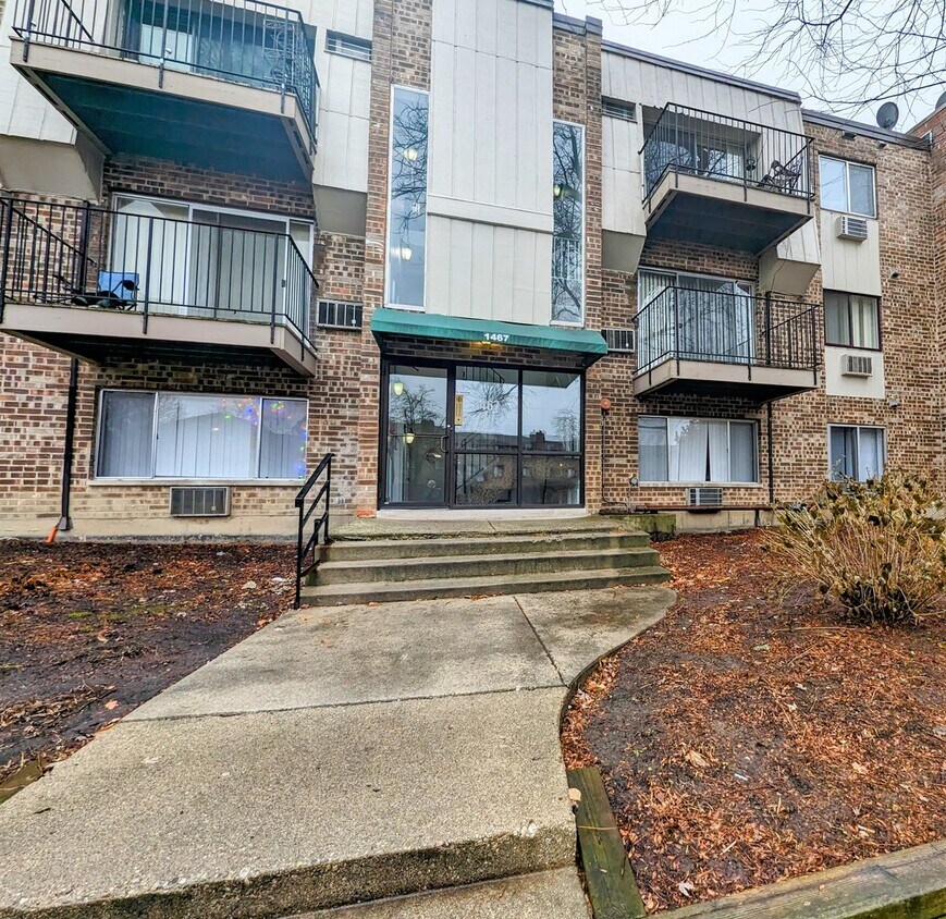 1467 N Winslowe Dr Unit 204, Palatine, IL 60074 Condo for Rent in
