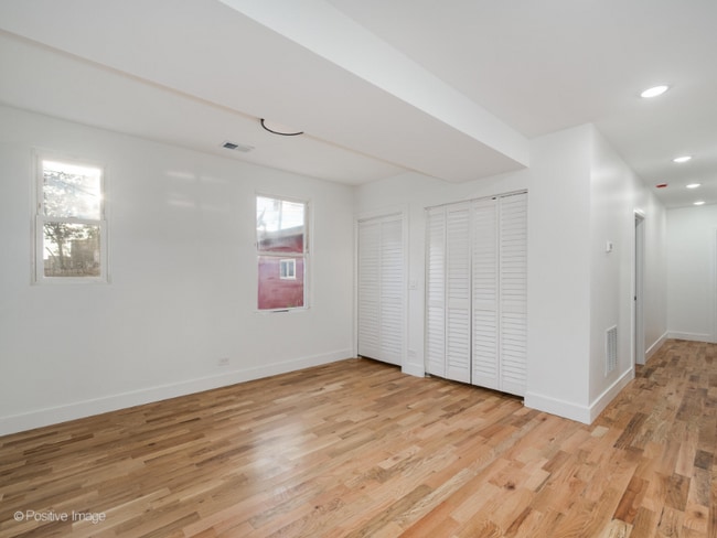 Foto del edificio - 3016 W 40th St