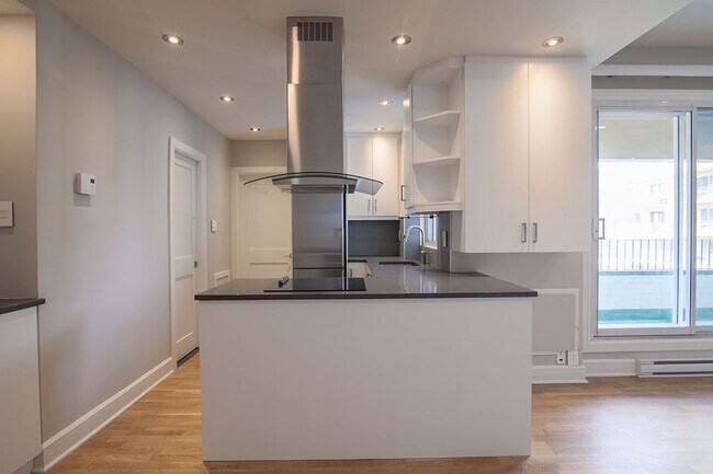 Building Photo - 3455 Rue Aylmer