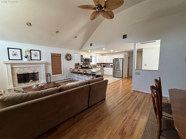 Foto del edificio - 227 W Pine St