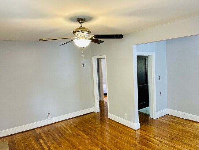 Foto del edificio - 3014 Grayland Ave