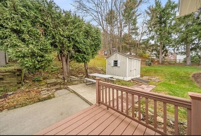 Foto del edificio - 328 Leroy Ave