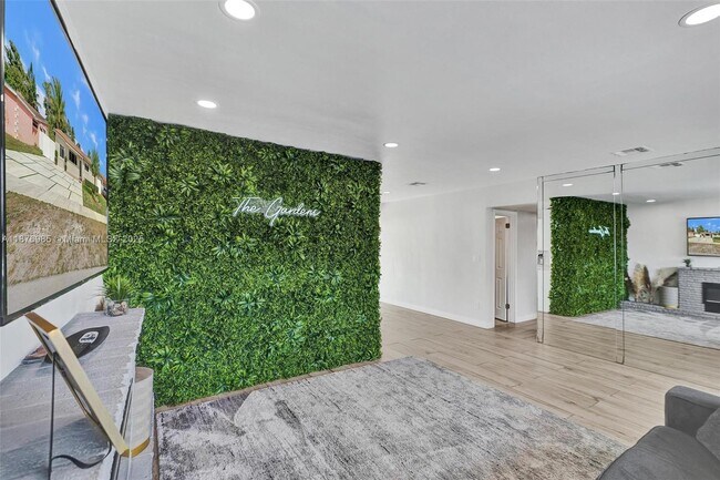 Foto del edificio - 1701 NW 187th St
