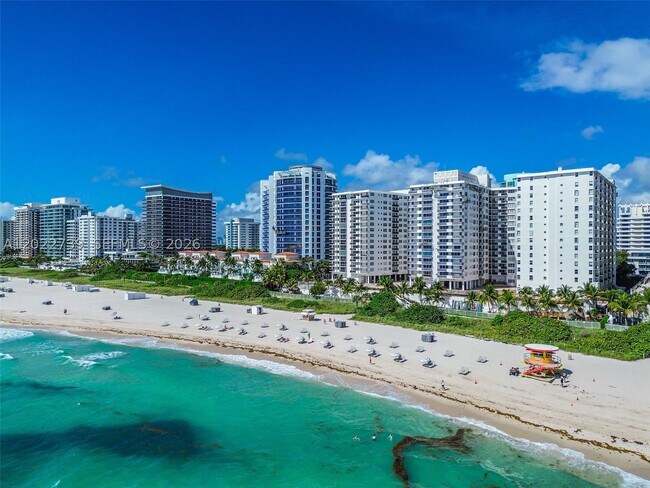 Foto del edificio - 6039 Collins Ave