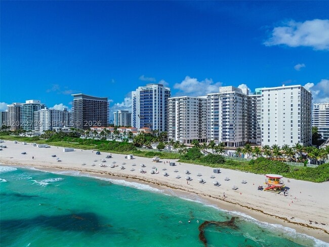 Building Photo - 6039 Collins Ave