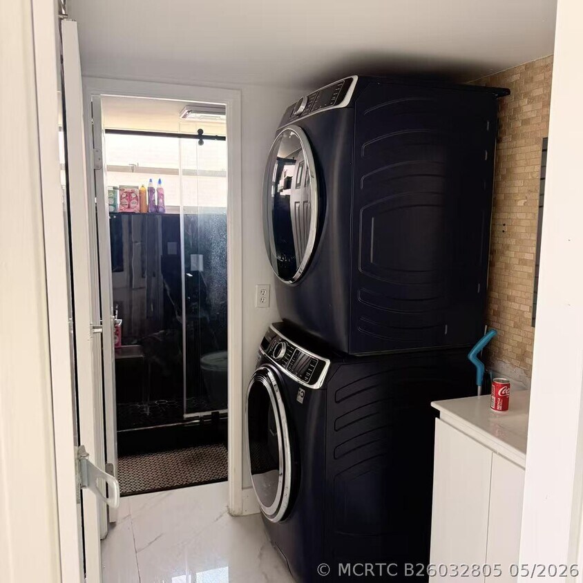 Foto del edificio - 2841 NE 163rd St