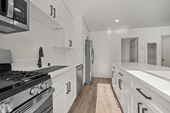 Building Photo - Brand new!