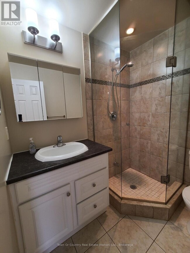 Building Photo - 158 Mill St