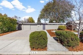 Building Photo - 729 Stendhal Ln