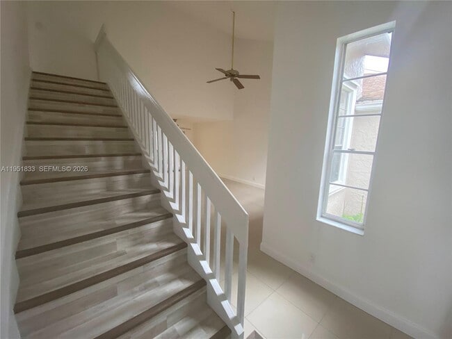 Building Photo - 654 Woodgate Cir