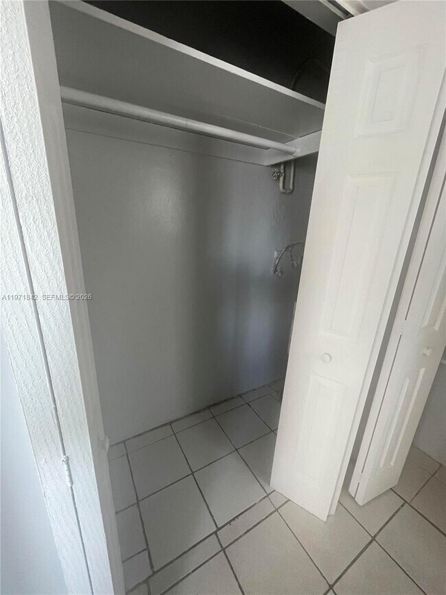 Foto del edificio - 14305 NE 6th Ave