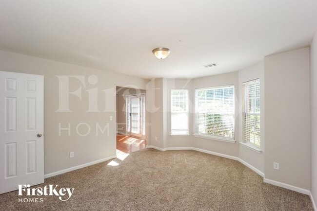 Building Photo - 2625 Highland Hill Parkway