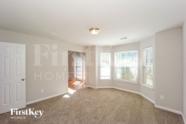 Foto del edificio - 2625 Highland Hill Parkway