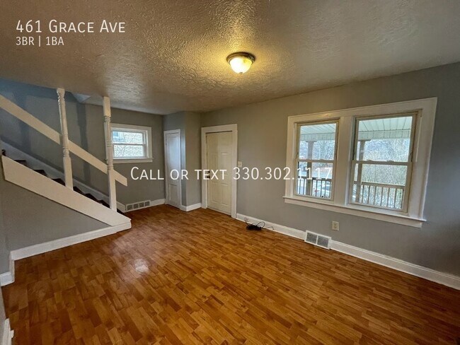 Foto del edificio - Three bedroom one bathroom home for rent