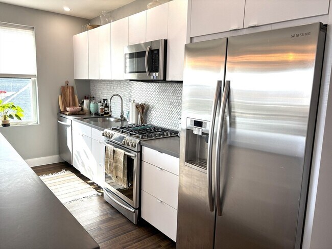 Foto del edificio - 408 E 8th St