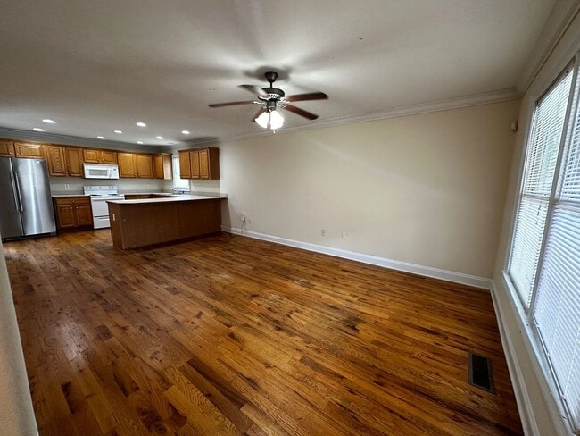 Building Photo - PRE-LEASING FOR AUGUST 2026!