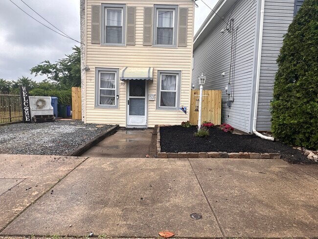 53 Edgewater - 53 Edgewater ave