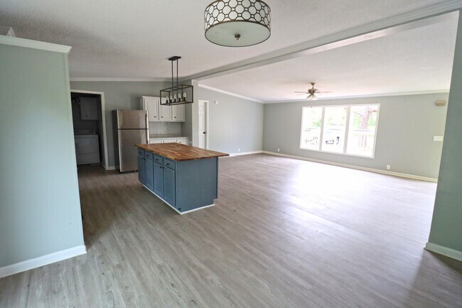Foto del edificio - 535 Frank Hastie Ln