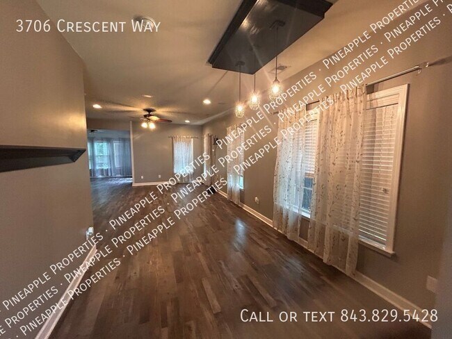 Foto del edificio - 3706 Crescent Way