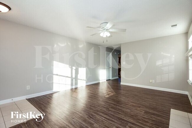 Foto del edificio - 808 River Trail Rd
