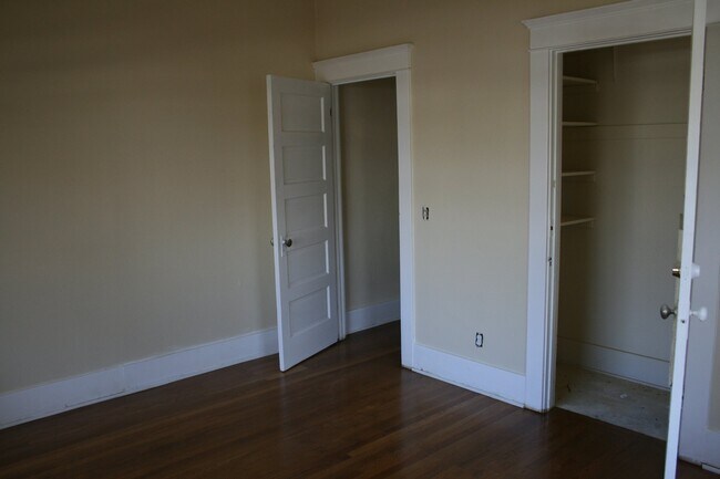 Foto del edificio - 1424 W 37th Dr