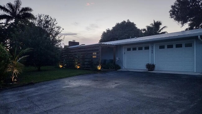 Photo - 4799 SE Horseshoe Point Rd House