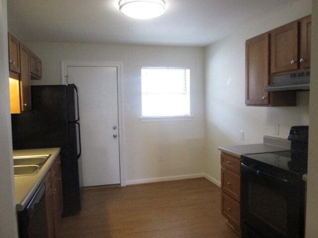 Foto del edificio - T.R. Lawing Realty Property
