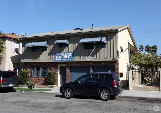 Building Photo - 2284 Locust Ave