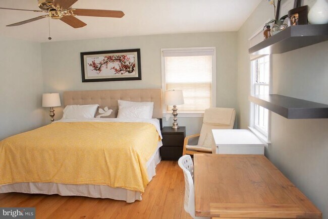 Foto del edificio - 9510 Warren St