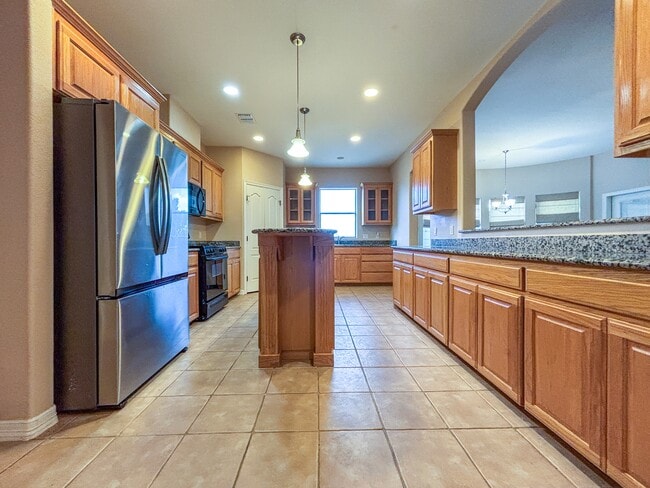 Building Photo - 1211 Flaman Rd