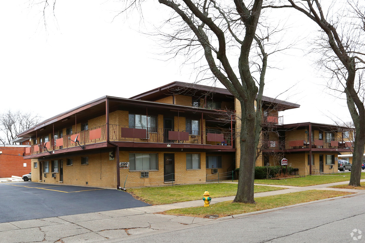 Primary Photo - Lorraine Apartments