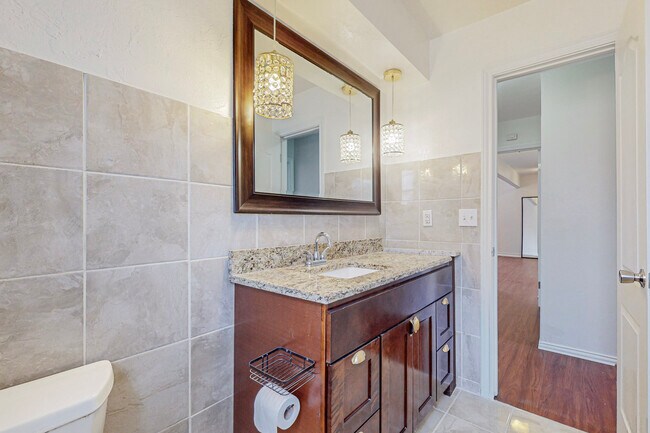 Foto del edificio - 2116 Northmoor Dr