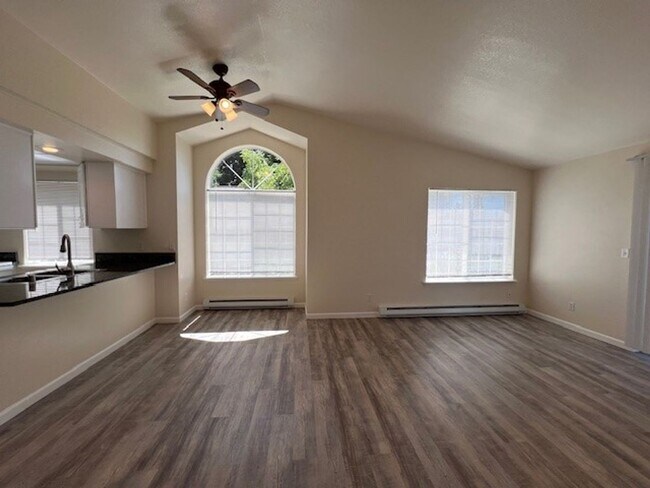 Foto del edificio - 5684 Eagle Pkwy